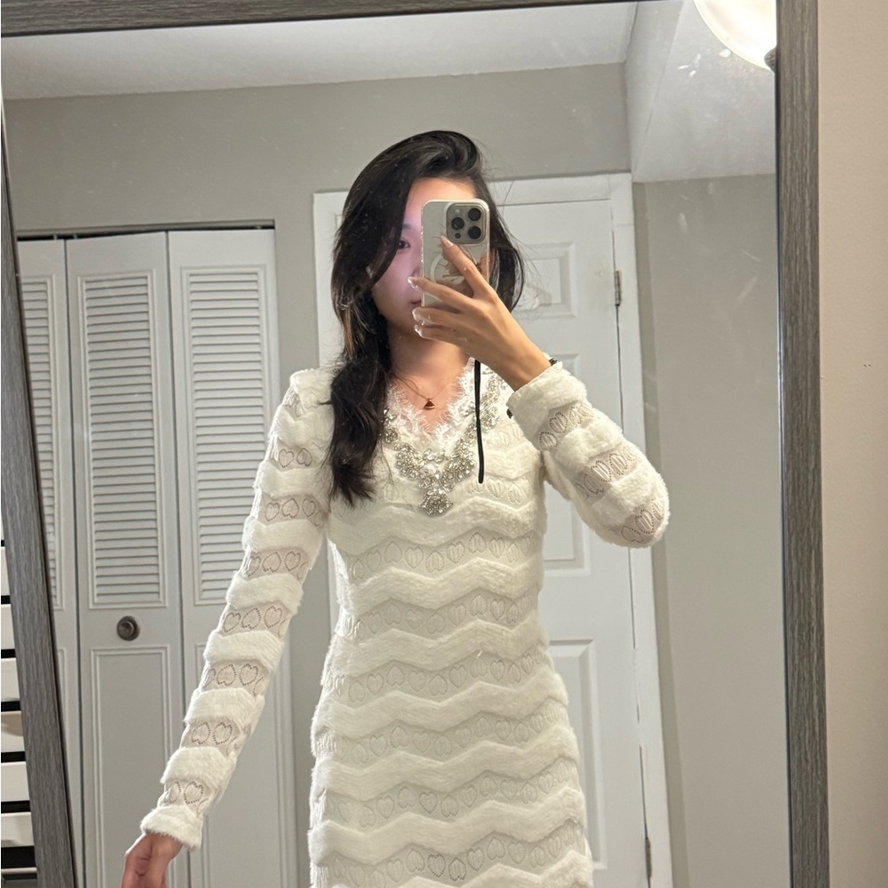 Elegant White Lace Dress
